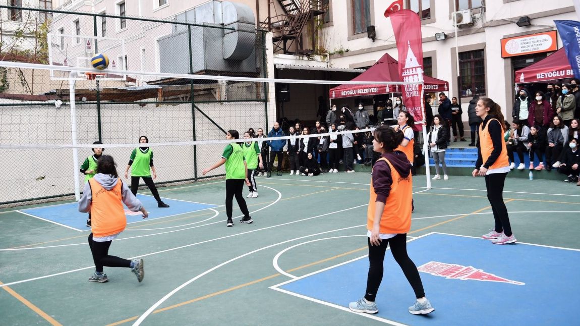 Filenin Sultanları Sokak Voleybolu Turnuvası Okulumuzda Yapıldı